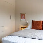 Ros Solis Luxure House Hanya