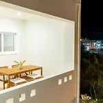 Ros Solis Luxure House Nyaraló