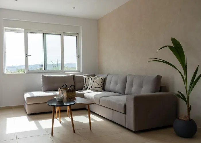 Ros Solis Luxure House Ханья