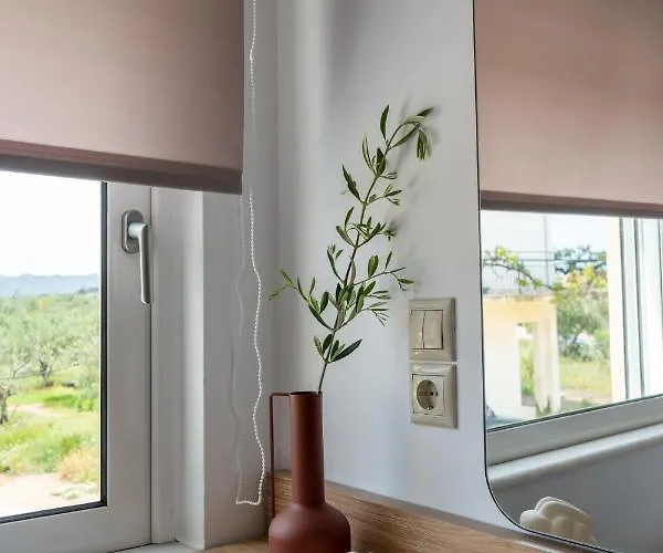 Ros Solis Luxure House Ханья